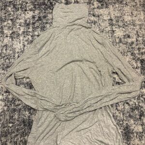 Fabletics Heather Gray Ribbed Tee